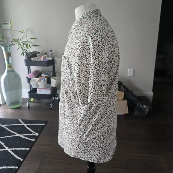 Slim Fit XL Button-Down Shirt - Picture 3 of 7